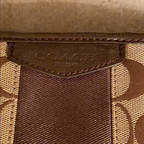 Coach brand purse - Picture 3 of 15